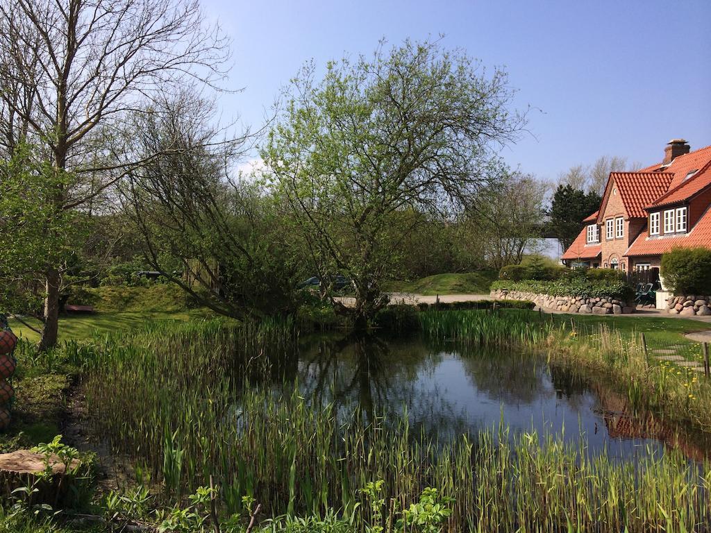 Ferienhaeuser Im Sylter Gartenweg Exterior photo